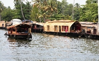 Hausboote in den Backwaters Cochin